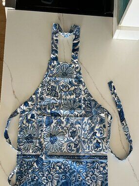 Pacific & Rose Blue & White Block Print Kids Apron NWT